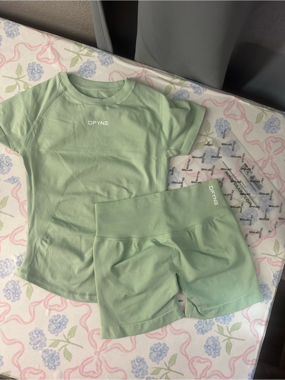 DFYNE Women's Short Sleeve Shorts Set in Green